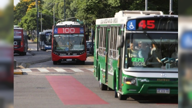 Enero arrancó con nuevos aumentos en colectivos y subtes