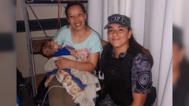 La policía de Córdoba le salvó la vida a un bebé