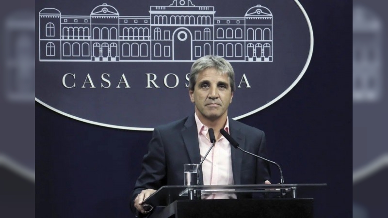 Caputo defendió el préstamo por US$3.000 millones: “Kukitas queridos, ya no psicopatean a nadie"
