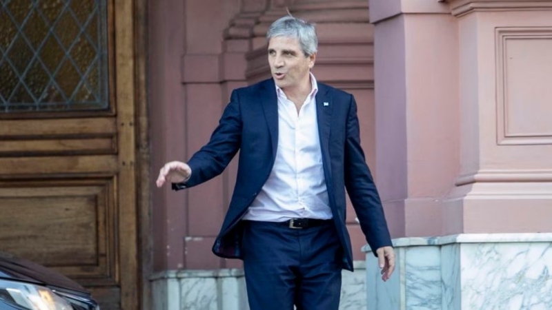 Tras cumplir con los vencimientos de deuda, el Gobierno enfrenta tres desafíos para que baje el riesgo país