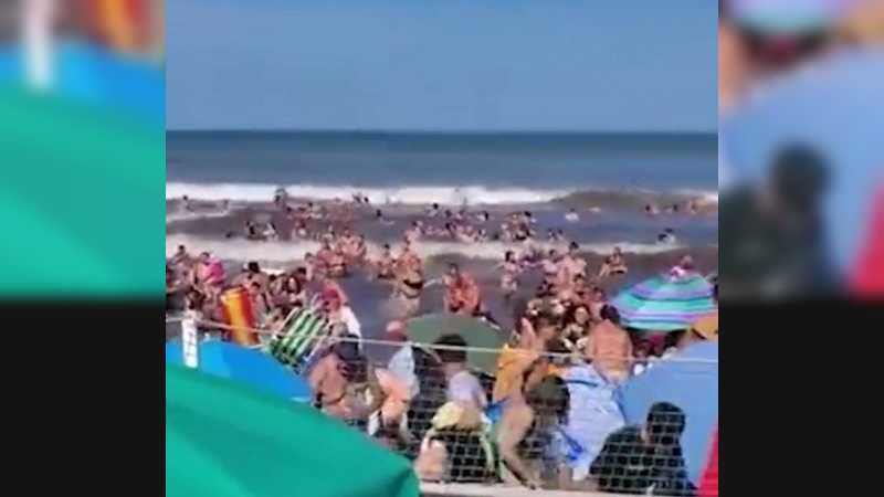 Un muerto y decenas de heridos por una ola gigante en Santa Clara del Mar