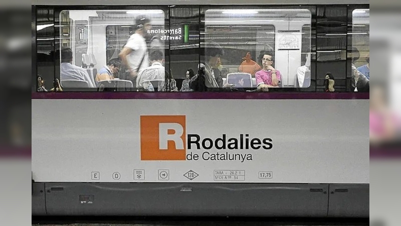 España: tras el accidente de Málaga, otros dos trenes descarrilaron en Barcelona y murió un maquinista