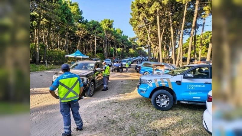 Operativos en Pinamar: casi 14 mil vehículos controlados y 200 infractores