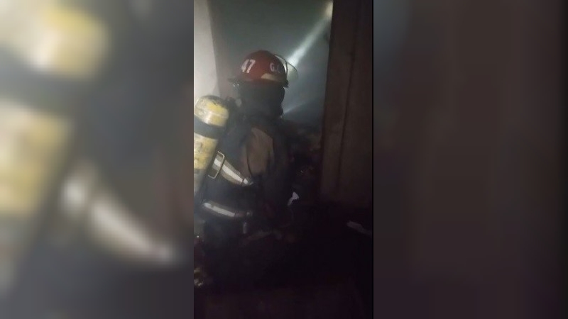 Córdoba: bomberos sofocaron un incendio en un depósito de barrio Ituzaingó