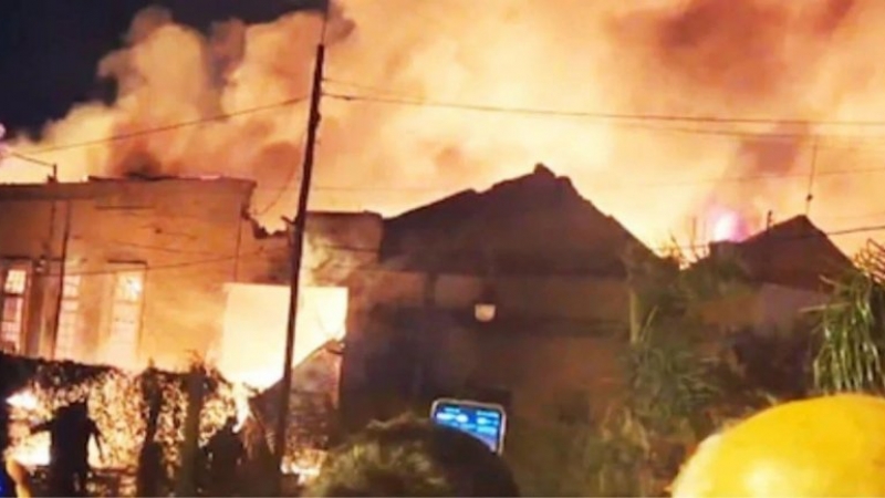 Explosión e incendio en una fábrica de San Fernando