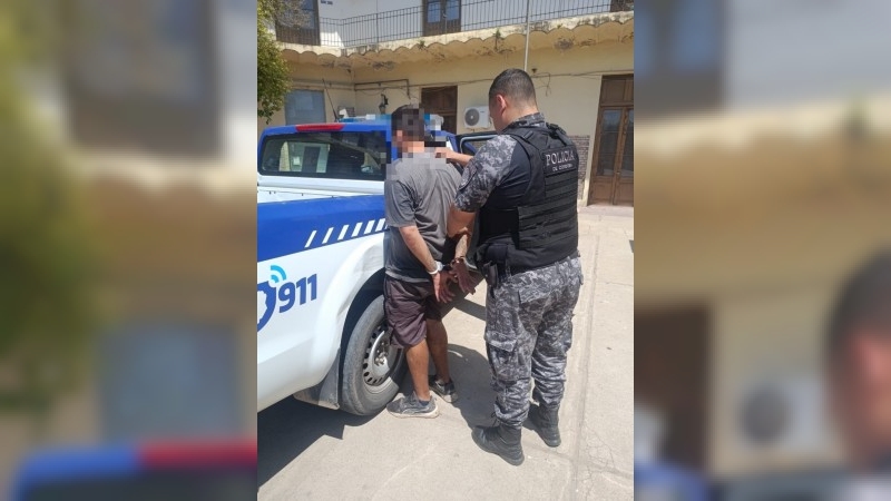 Aprehendieron a un hombre por vandalismo y amenazas en un bar de barrio Parque