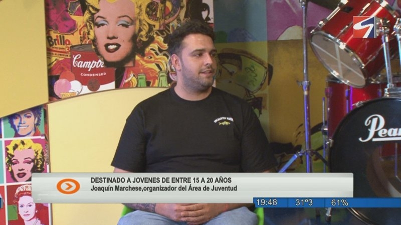 Organizan un torneo de fútbol tenis en la Plaza Vélez Sarsfield