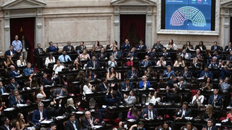 Licencias médicas: el Gobierno activa una carrera contra reloj para aprobar la reforma laboral en extraordinarias