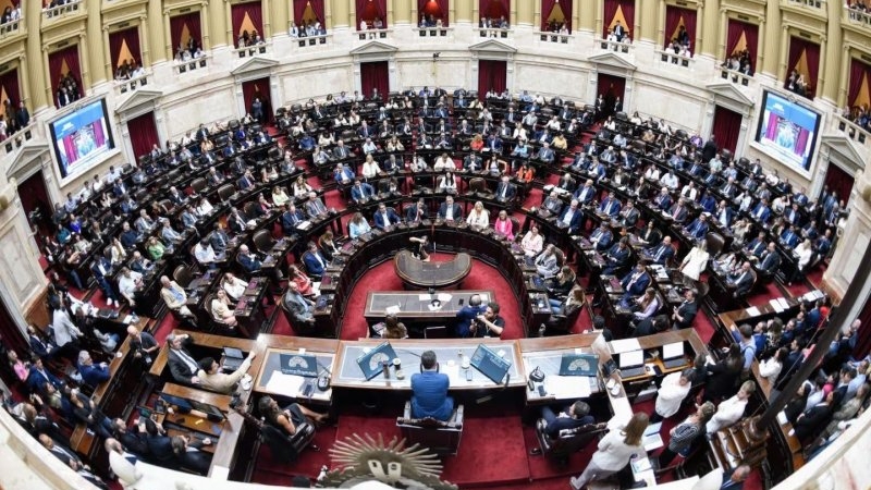 Reforma laboral: el Gobierno elimina el artículo de licencias médicas previo al tratamiento en Diputados
