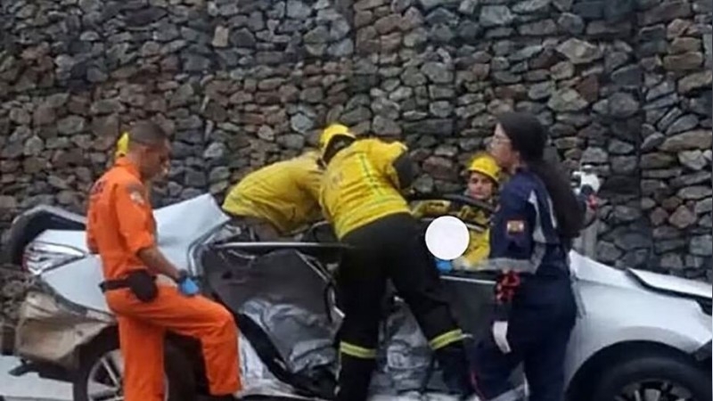 Brasil: murió una mujer argentina y sus dos hijas están graves tras un choque frontal