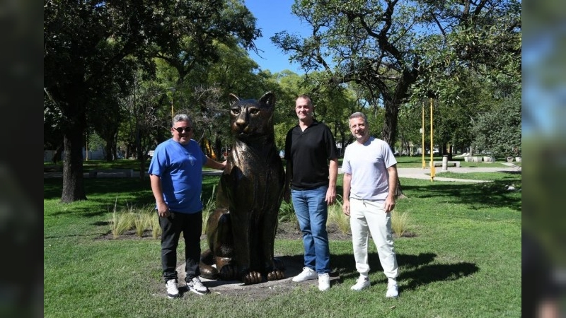 Municipio inauguró la primera escultura en el marco de su nuevo ciclo “Arte Central”
