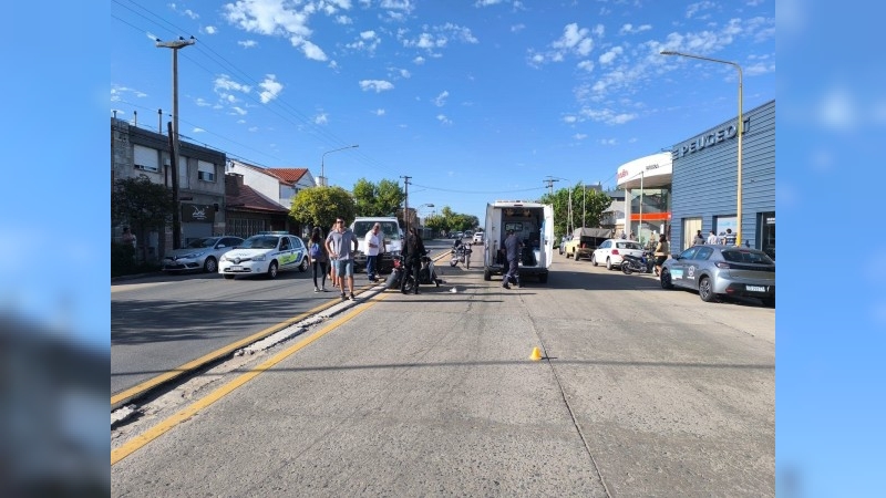 Una motociclista resultó herida tras un choque en avenida Urquiza