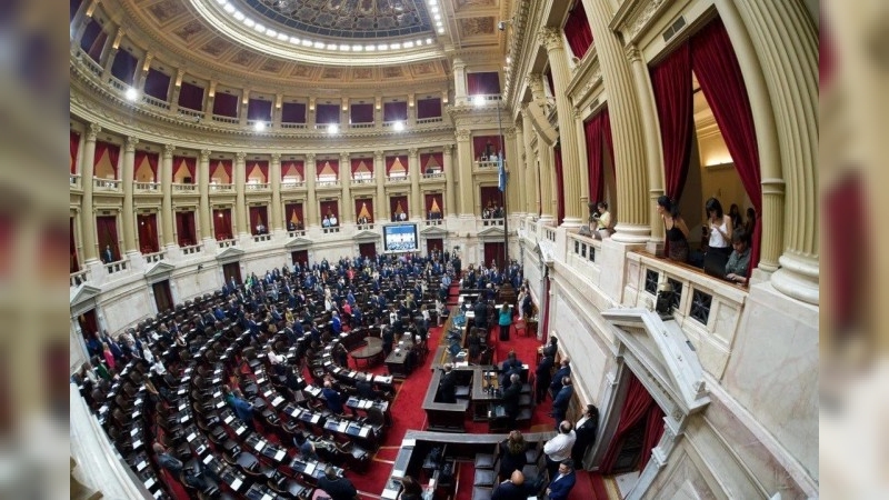 La motosierra llegó a la Cámara de Diputados: abren retiros voluntarios para los empleados