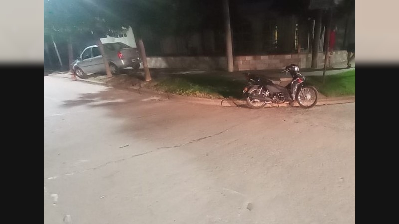 Accidente entre moto y auto en la madrugada de Freyre