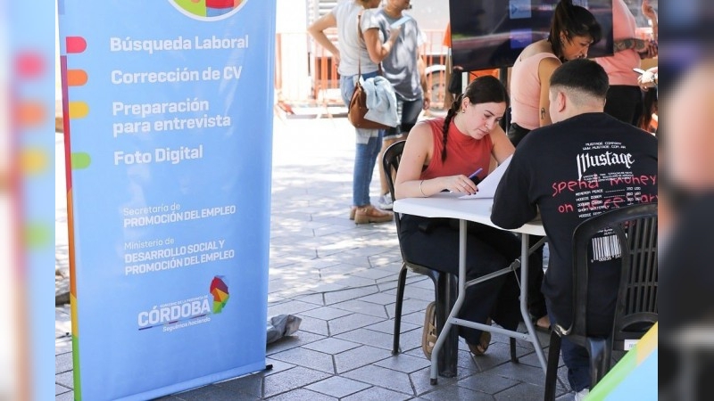 Oficina de Empleo Móvil: el municipio llevará asesoramiento laboral a los barrios