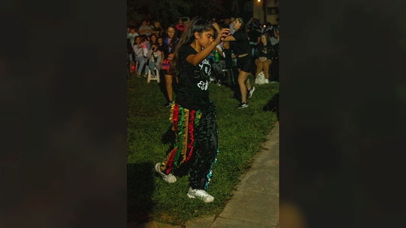 Murga de Rafaela participó del regreso del Carnaval de la Estación en San Francisco