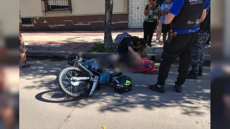 Motociclista sufrió lesiones graves tras un choque: el otro conductor se dio a la fuga