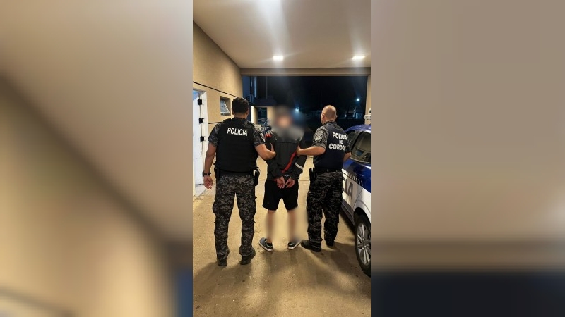 Cayó masculino con orden de detención vigente