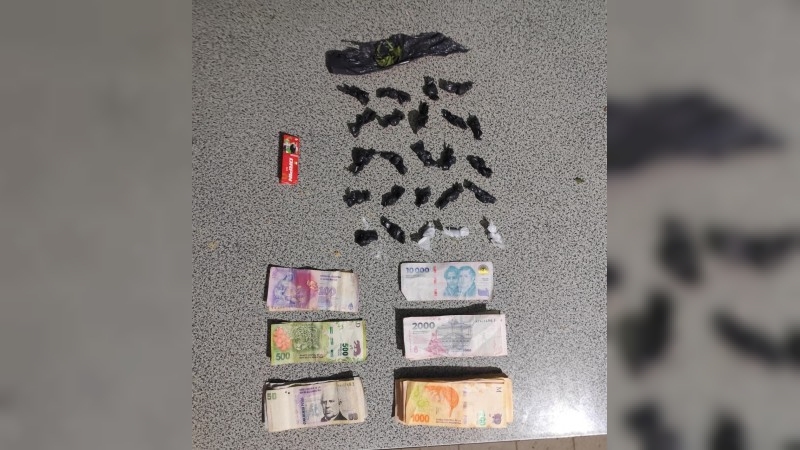 Dos detenidos tras un allanamiento: secuestraron marihuana y dinero en efectivo