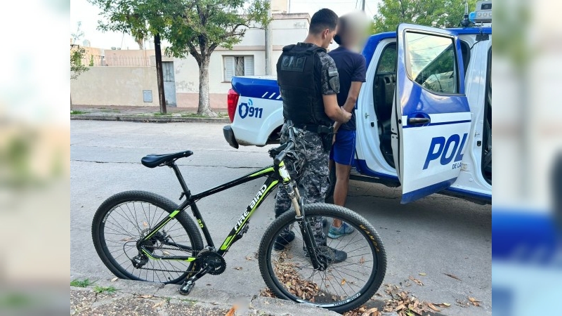 Detuvieron en barrio Cottolengo a un hombre con pedido de captura por robo calificado