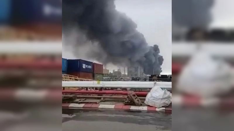 Alerta química en Israel: restos de un misil provocaron un incendio y evacuaciones en Neot Hovav