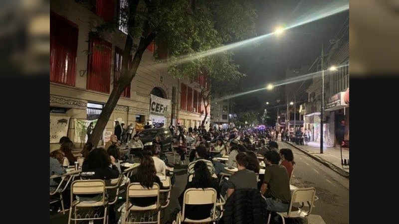 Docentes y estudiantes universitarios realizarán clases públicas frente al departamento de Adorni en Caballito