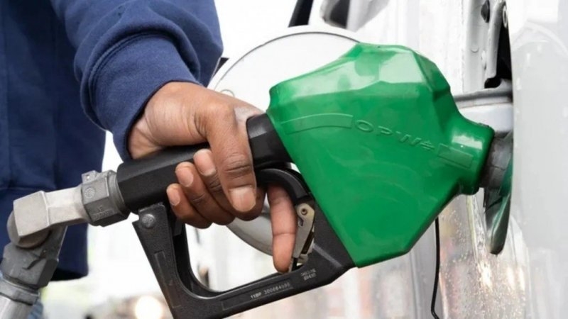 Las petroleras se alinearon con YPF y mantendrán estables los precios de los combustibles
