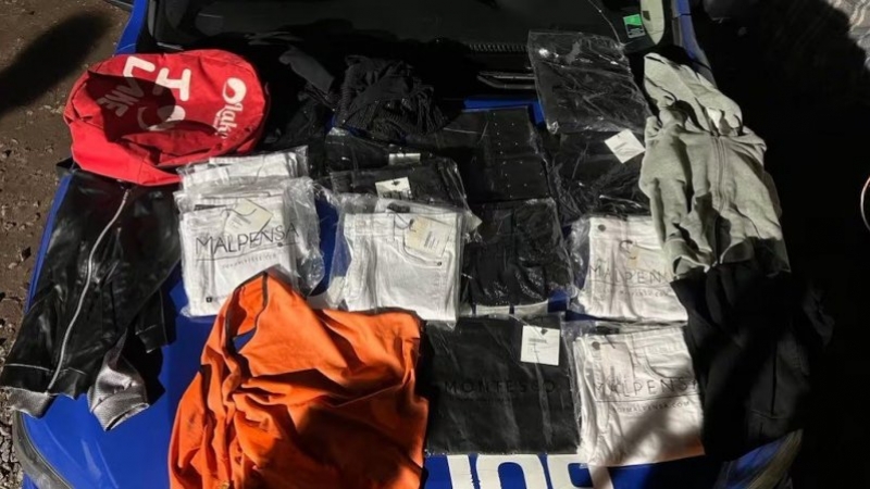 Naranjita rompió una vidriera y robó ropa: un vecino lo vio y quedó detenido