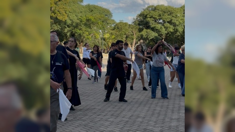 Se celebró el Día de la Zamba con una clase abierta en la Plaza Cívica