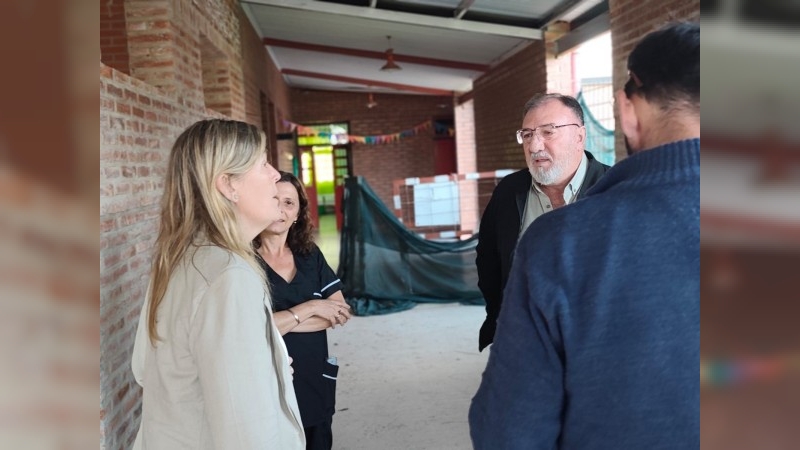 El Intendente Oscar Martinez recorrió la obra del Jardín Nucleado