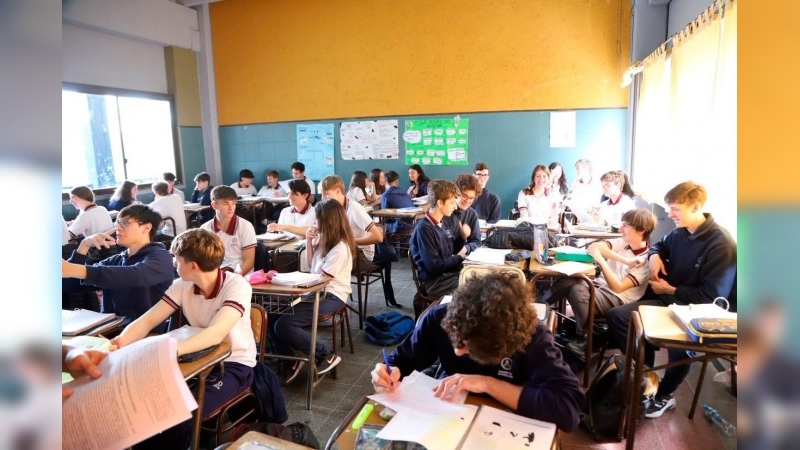Investigan más de 100 denuncias por amenazas en escuelas de Córdoba: las penas que pueden aplicarse