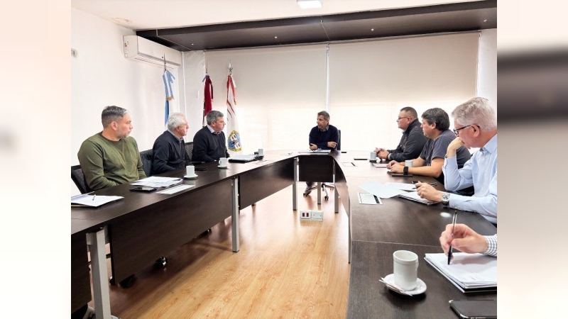 Bernarte se reunió con Bomberos Voluntarios y destacó su rol en la comunidad