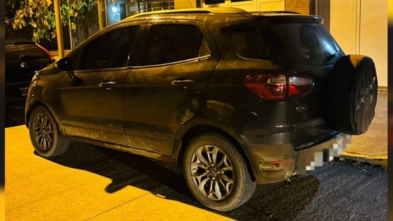 Aprehendieron a una joven y recuperaron una camioneta robada