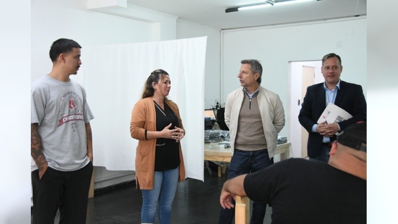 Bernarte recorri&oacute; el Taller Sentidos y destac&oacute; el proyecto de inclusi&oacute;n laboral