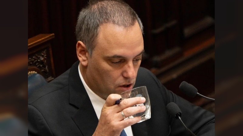 Manuel Adorni descarta renunciar: "Por el contrario, estoy acá dando la cara"
