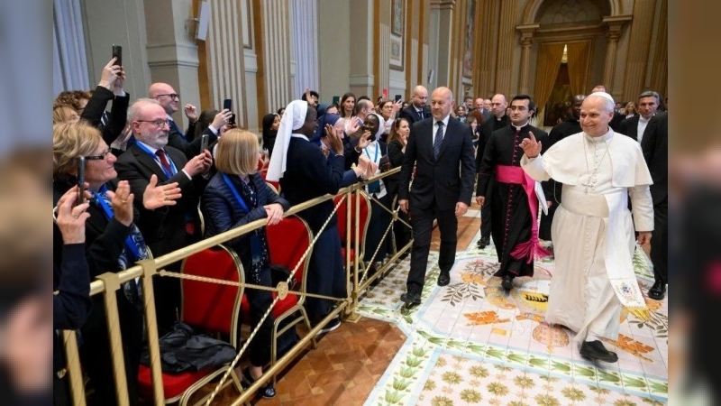 El papa León XIV exigió a los empleados de la Iglesia que dejen de ser espectadores