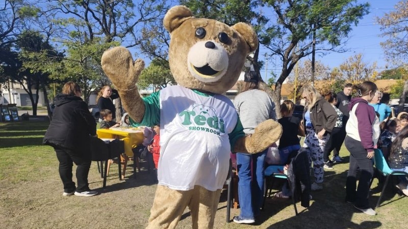 CES celebró el Día del Trabajador con una jornada en Plaza 1° de Mayo
