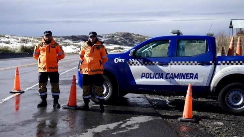 Nevó en el Cerro Champaquí y el Camino de las Altas Cumbres permanece cerrado por aguanieve sobre la calzada