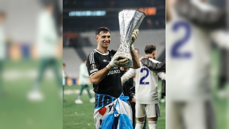 Tras ser campeón en la Europa League, el 'Dibu' Martínez encendió las alarmas en la Selección argentina