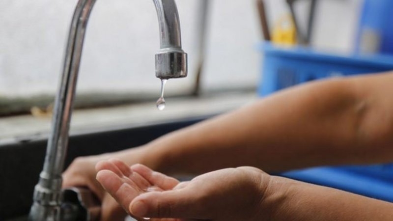 Corte de agua en barrio La Milka por la rotura de un caño