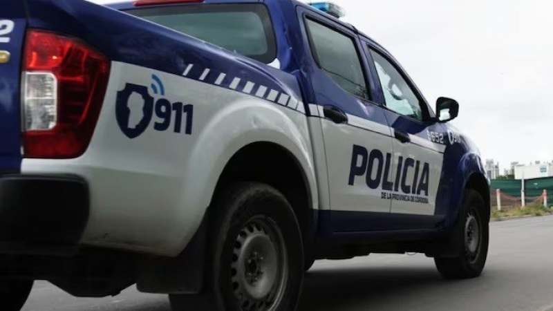Aprehendieron a un adolescente tras una discusión vecinal en barrio Roca