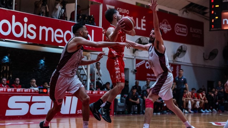 San Isidro cayó ante Lanús en un final ajustado y arrancó abajo la serie final