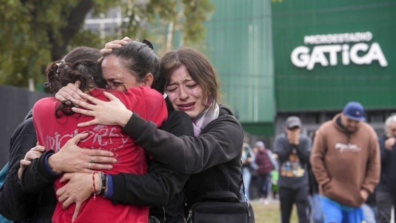 Setenta cuadras de fila para despedir al Indio Solari en Avellaneda