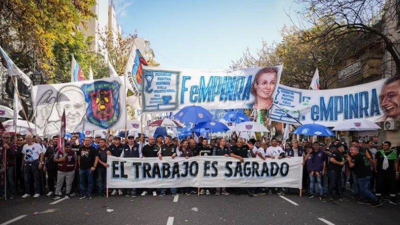 El empleo registrado se desplomó y ya hay casi 41.000 puestos menos en un año