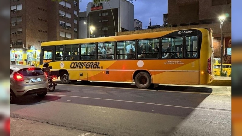 Empresas de transporte de Córdoba anunciaron que pagarán el aguinaldo en cuotas por la crisis financiera del sector