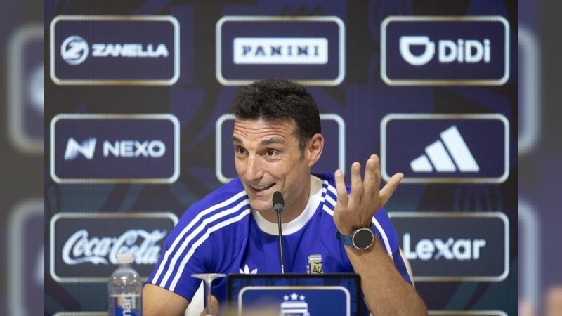 Scaloni se emocionó por una pregunta de Martín Palermo en la previa del debut mundialista