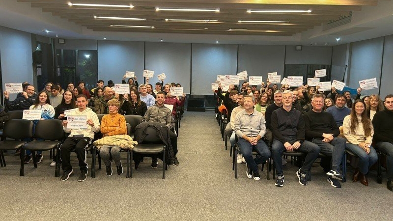Se entregaron becas de apoyo a 40 deportistas amateurs de la ciudad