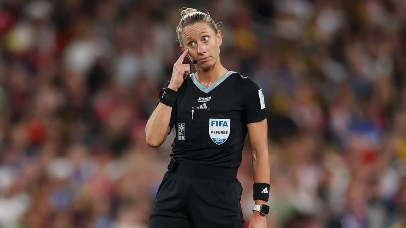 Tori Penso, la primera mujer estadounidense en dirigir un partido del Mundial 2026