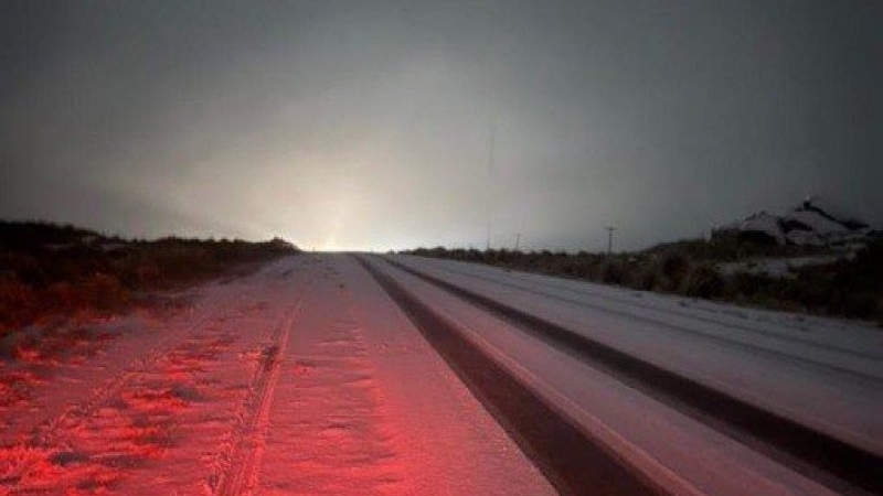 Nieve en Córdoba: cortan Camino de las Altas Cumbres por acumulación de hielo