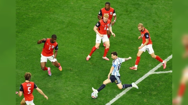 Con un doblete de Messi, Argentina venció a Austria y se metió en 16avos de final del Mundial